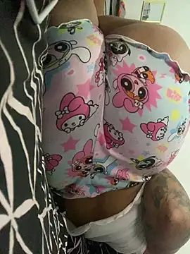 Chat +18 de danilyns ao vivo