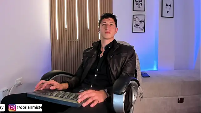 Dorianmistery2322_ Show in webcam