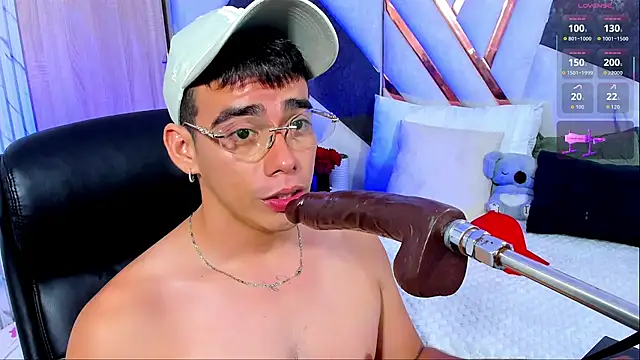 Alejandro_karter18 élő XXX-chatje