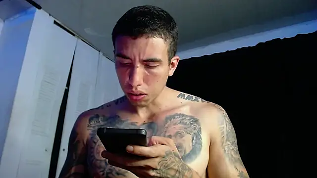 Adam_Hudsond Live XXX-Chat