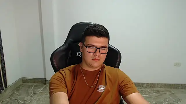Chat XXX ao vivo de Plug_Control
