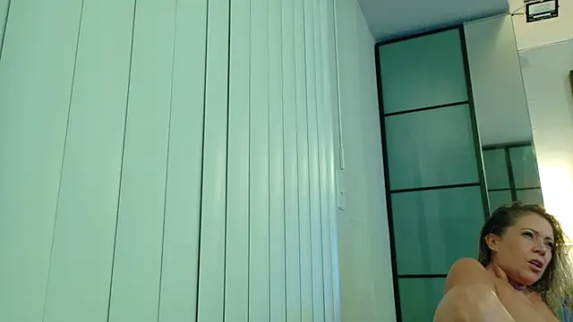 NanaRoman's Live XXX Chat