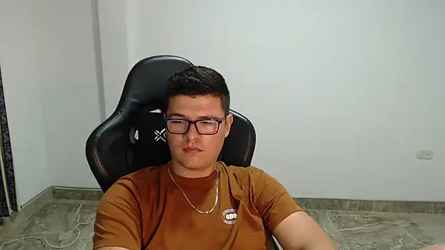 Plug_Control live XXX chat