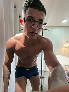 Paradise_boy__ live XXX chat