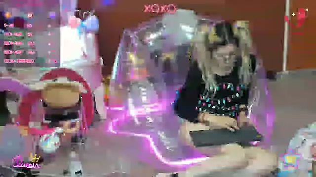 Skinygirl live XXX chat