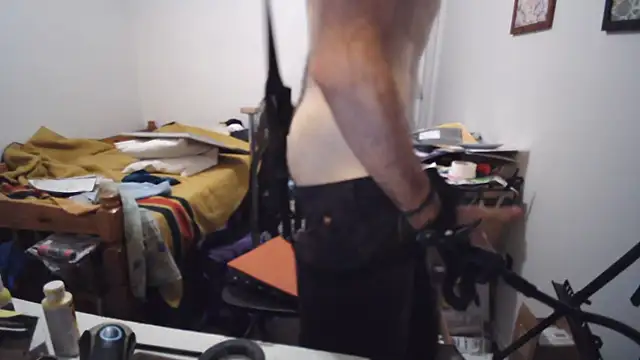 JohnnyMoves' Live XXX Chat