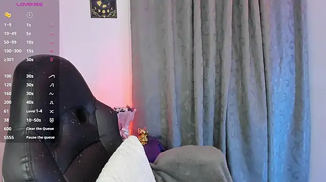 Chat +18 de indra_cam ao vivo
