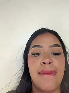 Chat +18 de alexandra_cherry ao vivo