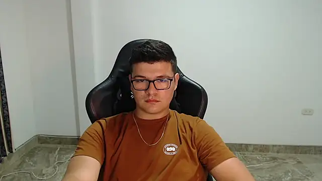 Chat XXX ao vivo de Plug_Control