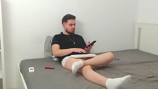 David_Alessandro Adlı Modelin Canlı XXX Sohbeti