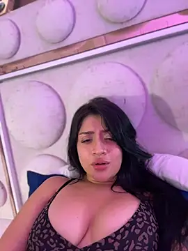 lucianaroy Adlı Modelin Canlı XXX Sohbeti