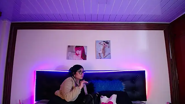 SeleneMore: вебкам-шоу