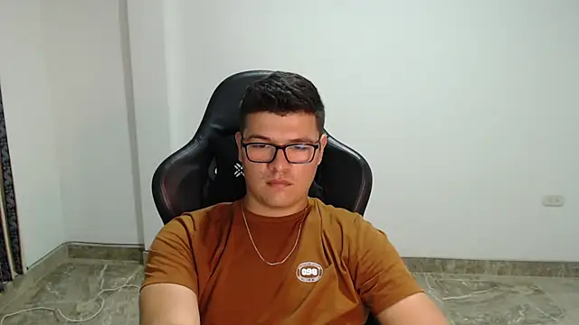 Plug_Control's Live XXX Chat
