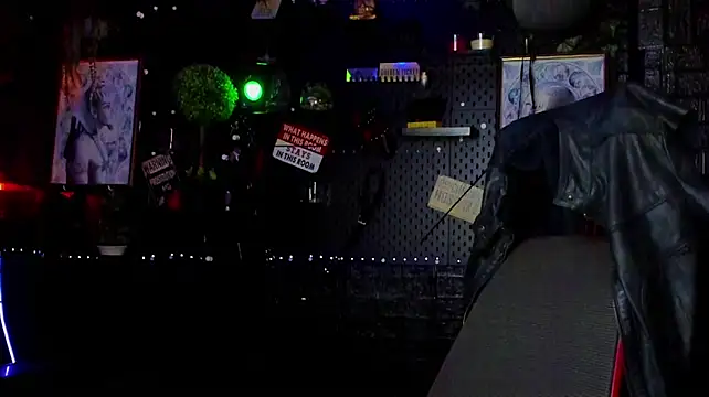 LexHardyのライブXXXチャット