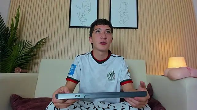 noah_kirt_ Live XXX-Chat