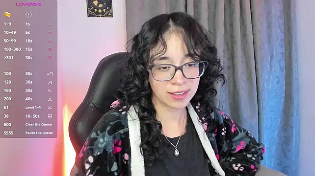Chat +18 de indra_cam ao vivo