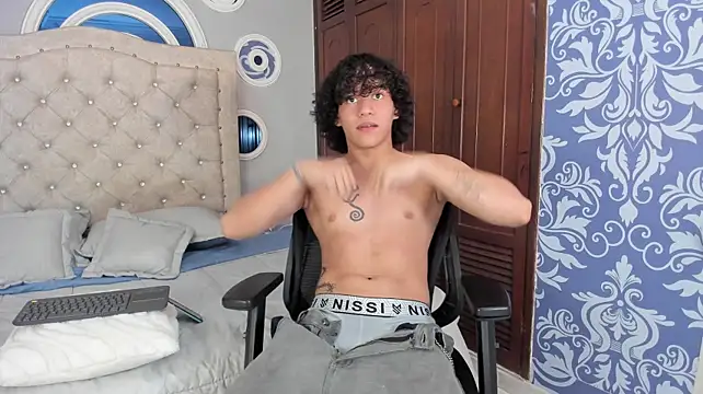 Chat XXX ao vivo de adrian_black86306