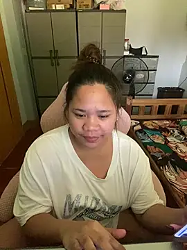 -CLARAMommy-'s Live XXX Chat