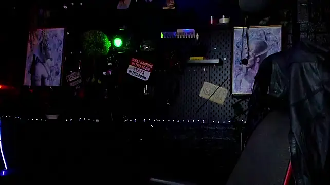LexHardy live XXX chat