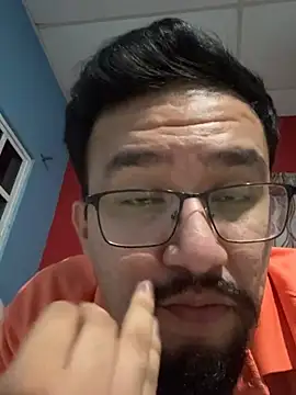 Chat XXX en directo de thewachi69