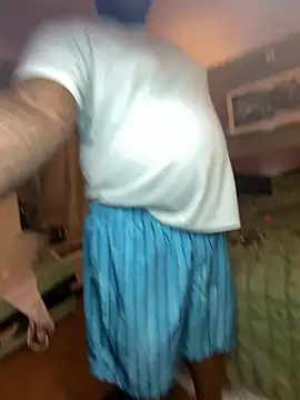 XXX chat uživo modela Tattedupdek