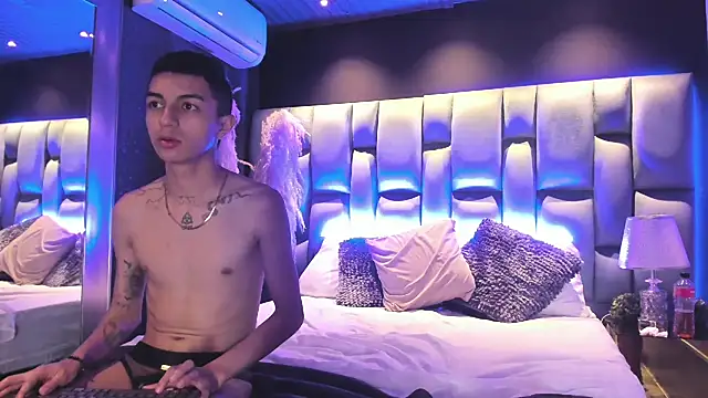 XXX chat uživo modela NickandAbby_