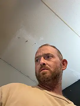 צ'אט XXX בשידור חי של Enjoyedmine