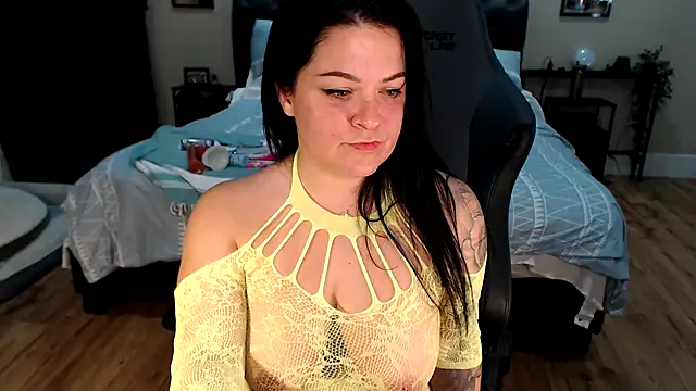 Chatroom XXX en direct de raea_quinn