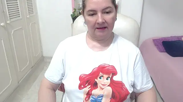 leonela_69's Live XXX Chat