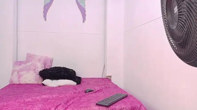 Chat +18 de Katherine_MK ao vivo