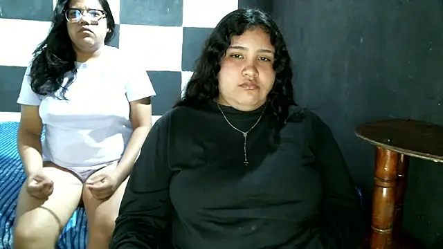 Valery-Khloe Obrolan Langsung XXX