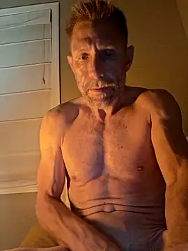 Pokazy przed kamerką – daddy_daddy_d
