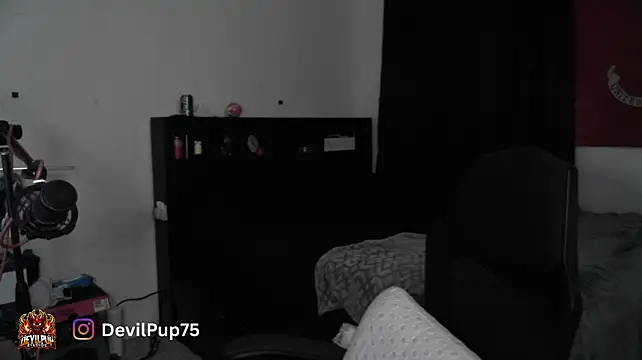 Chatroom XXX en direct de DevilPup75_