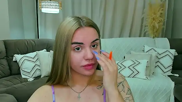 Chat +18 de Gabi_Sky ao vivo