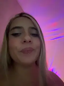 _NinasanzのライブXXXチャット