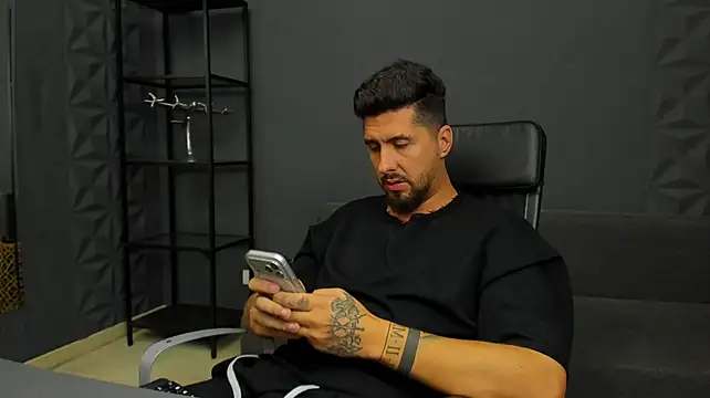 Chat +18 de LoganStroud ao vivo