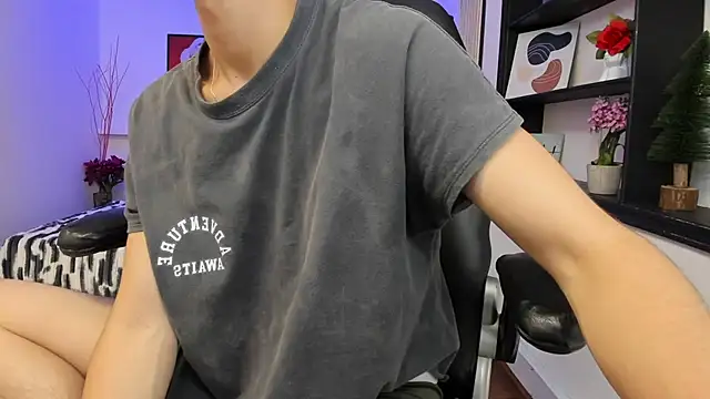 Benji23_ Live XXX-chat