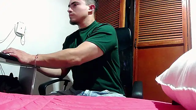 TouchDaddy4 Chat XXX live