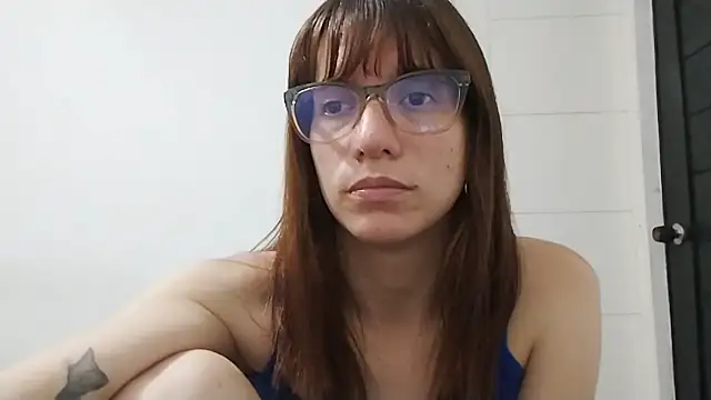 Chatroom XXX en direct de Luna-e-Franco1