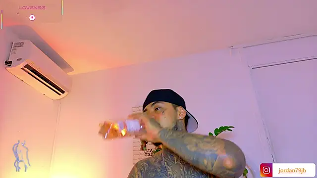 Czat XXX na żywo – JordanSmiith_