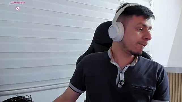 Chat +18 de Rick_Adams ao vivo