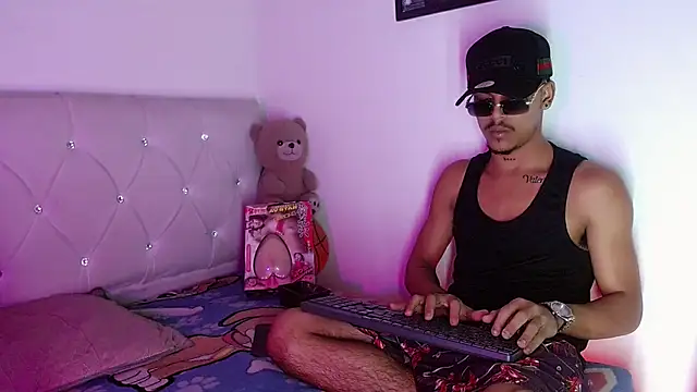 XXX chat uživo modela Angel_foxc13