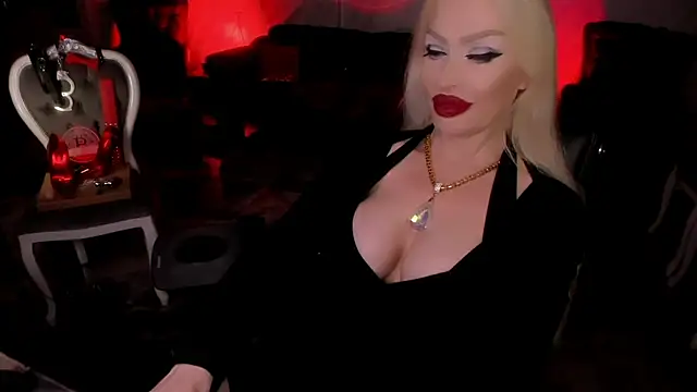 دردشة FinDomGod الجنسية المباشرة
