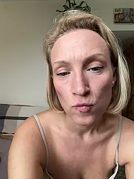 UmaTruewoman's Live XXX Chat