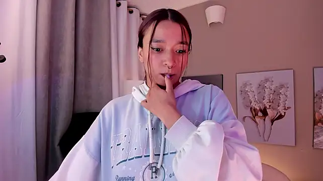 Chat XXX en directo de charlotte_bluee