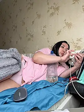 XXX chat uživo modela Naughtbaby_2025