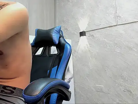 Онлайн чат XXX johan_tempt