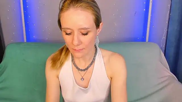 NikaBond Live XXX-Chat
