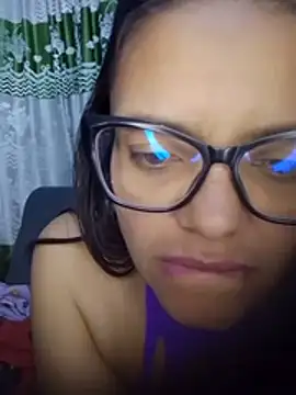 selena_foxy's Live XXX Chat