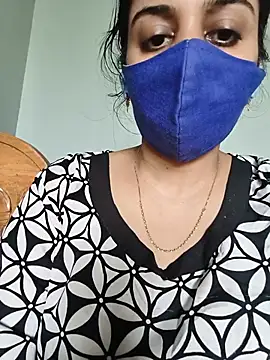 Tamil_shalini webkamerás műsora
